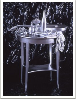 Romantické zátiší, 1989-1991, nitrobarva, různé materiály, dřevo, 130x80x70 cm 