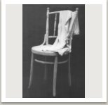 Socha židle, 1964, dřevo, textil, pigment, disperse,100x40x45 cm
