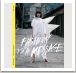 FASHION IS A MESSAGE (Móda je poselství), Tato objemná publikace vychází pouze v anglickém jazyce, poněvadž obsahuje ideje, které ovlivnily světovou módu od 70. let minulého století.  Je uvedená esejem A Radical Concept of Physical Appearance přední teoretičky  módy PhDr. Heleny Jarošové. V publikaci naleznete více než 1000 kreseb a fotografií autorovy tvorby z l962-1988 i z takových oblastí jako je „Instantní móda“, „Erotické oděvy“, „Zdobení obličeje“ a výjimečné oděvní kolekce jako jsou „Vejce, Kameny, Měkcí rytíři, Nevěsty, Motýli a soubory šperků téměř pro celé tělo. Kniha končí magickým textem a fotografiemi Šatů, které se nenosí.  Formát 297x240 mm  Vyd. Nakladatelství Šmíra-print, s.r.o. Ostrava Cena: 1750,- Kč  Publikaci můžete zakoupit v Galerii MK, Dlouhá 25, Praha 1, telefon 602249519 nebo elektronicky na www.milanknizak.com